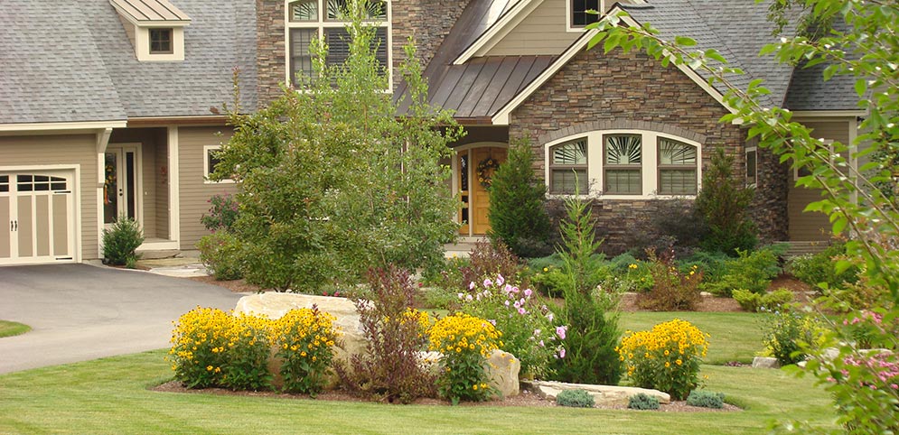 Montigny Landscaping, for Quality Landscaping Sturbridge Mass and vicinity, provides hardscapes and plantings